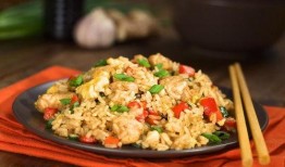 有人爆料阿华炒饭视频,揭秘炒饭制作全过程